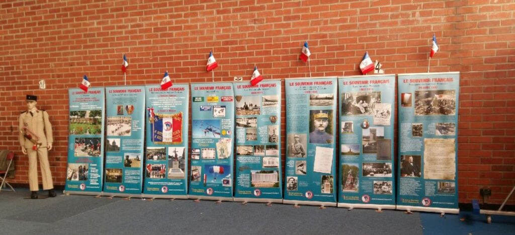 Stand du comité d'Hénin-Beaumont lors du forum des 120 ans du Souvenir Français